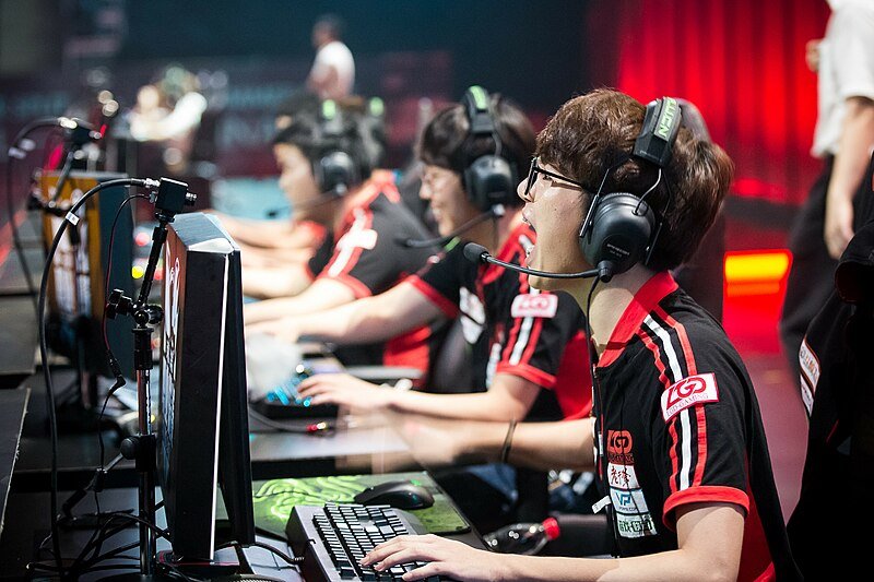 The right monitors for Esports competitive players